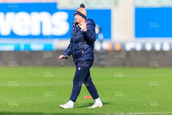 140226 - Brython Thunder v Edinburgh - Celtic Challenge - Edinburgh head coach Claire Cruikshank  during the warm up