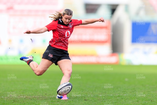 140226 - Brython Thunder v Edinburgh - Celtic Challenge - Ffion Williams of Brython Thunder kicks at goal