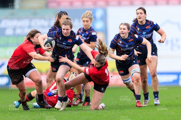 140226 - Brython Thunder v Edinburgh - Celtic Challenge - Lucy MacRae of Edinburgh on the attack