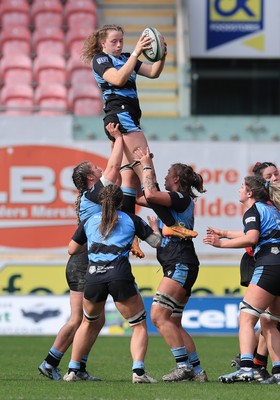 090325  Brython Thunder v Glasgow Warriors, Celtic Challenge - Emily Coubrough of Glasgow takes the line out