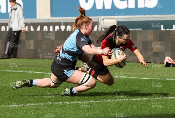 090325  Brython Thunder v Glasgow Warriors, Celtic Challenge - Eleanor Hing of Brython Thunder dives inn to score try