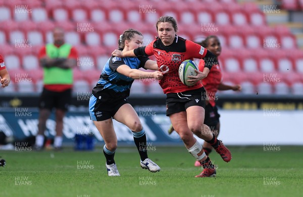 090325  Brython Thunder v Glasgow Warriors, Celtic Challenge - Hannah Bluck of Brython Thunder charges forward