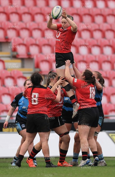 090325  Brython Thunder v Glasgow Warriors, Celtic Challenge - Gwen Crabb of Brython Thunder wins the line out