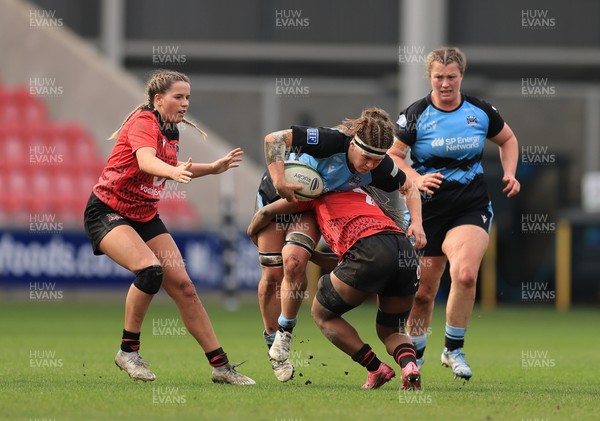 090325  Brython Thunder v Glasgow Warriors, Celtic Challenge - Gemma Bell of Glasgow Warriors charges forward