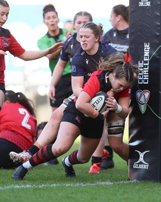 201225 - Brython Thunder v Glasgow Warriors, Celtic Challenge - Ellie Tromans of Brython Thunder powers over to score the opening try