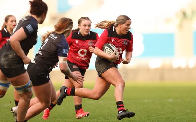 201225 - Brython Thunder v Glasgow Warriors, Celtic Challenge - Gabby Healen of Brython Thunder races for the line