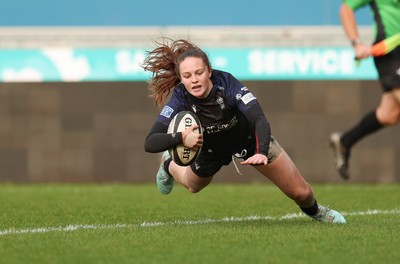 201225 - Brython Thunder v Glasgow Warriors, Celtic Challenge - Hannah Smyth of Glasgow Warriors scores her second try