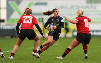 201225 - Brython Thunder v Glasgow Warriors, Celtic Challenge - Poppy Mellanby of Glasgow Warriors takes on Meg Webb of Brython Thunder and Seren Singleton of Brython Thunder