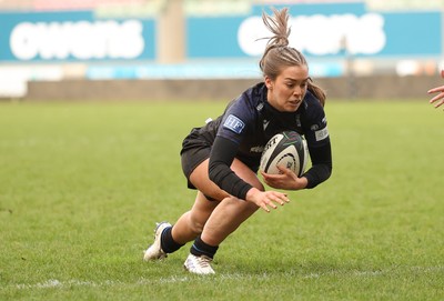 201225 - Brython Thunder v Glasgow Warriors, Celtic Challenge - Poppy Mellanby of Glasgow Warriors dives in to score try