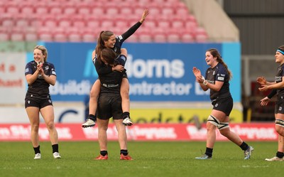 201225 - Brython Thunder v Glasgow Warriors, Celtic Challenge - Glasgow celebrate on the final whistle