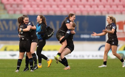 201225 - Brython Thunder v Glasgow Warriors, Celtic Challenge - Glasgow celebrate on the final whistle