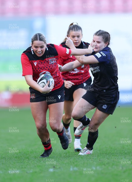 201225 - Brython Thunder v Glasgow Warriors, Celtic Challenge - Gabby Healen of Brython Thunder attacks the Glasgow defence