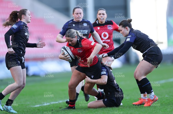 201225 - Brython Thunder v Glasgow Warriors, Celtic Challenge - Gabby Healen of Brython Thunder attacks the Glasgow defence