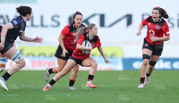 201225 - Brython Thunder v Glasgow Warriors, Celtic Challenge - Hanna Marshall of Brython Thunder attacks