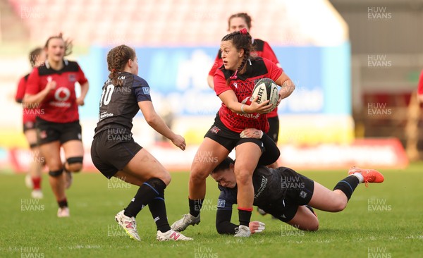 201225 - Brython Thunder v Glasgow Warriors, Celtic Challenge - Ffion Lewis of Brython Thunder takes on Rianna Darroch of Glasgow Warriors