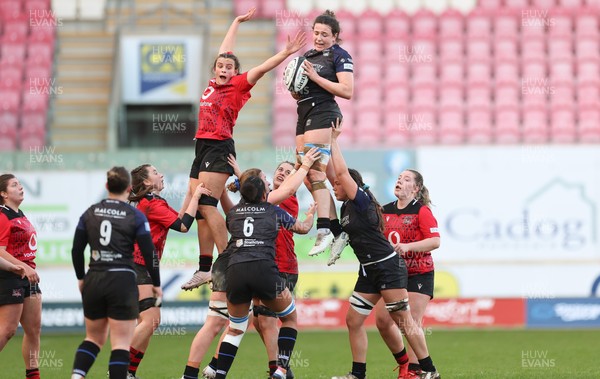 201225 - Brython Thunder v Glasgow Warriors, Celtic Challenge - Holland Bogan of Glasgow Warriors takes the line out