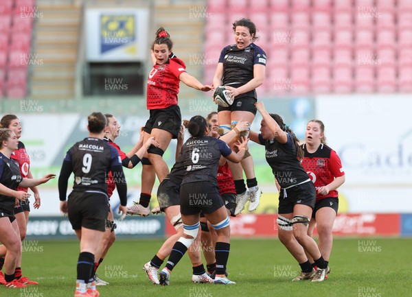 201225 - Brython Thunder v Glasgow Warriors, Celtic Challenge - Holland Bogan of Glasgow Warriors takes the line out