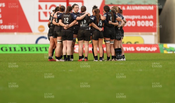 201225 - Brython Thunder v Glasgow Warriors, Celtic Challenge -The Glasgow Warriors team huddle up