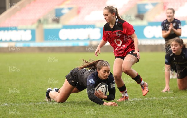 201225 - Brython Thunder v Glasgow Warriors, Celtic Challenge - Poppy Mellanby of Glasgow Warriors dives in to score try