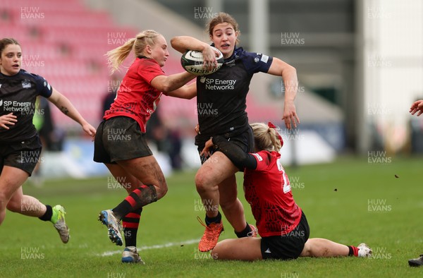 201225 - Brython Thunder v Glasgow Warriors, Celtic Challenge - Nicole Flynn of Glasgow Warriors takes on Meg Webb of Brython Thunder