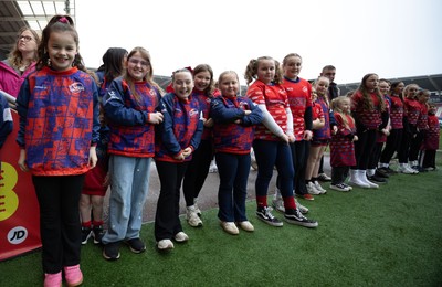080326 - Brython Thunder v Gwalia Lightning, Celtic Challenge - A guard of honour waits for the players