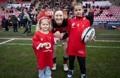 080326 - Brython Thunder v Gwalia Lightning, Celtic Challenge - Gwen Crabb of Brython Thunder with match mascots