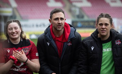 080326 - Brython Thunder v Gwalia Lightning, Celtic Challenge - Brython Thunder head coach Ashley Beck speaks to the players at the end of the match