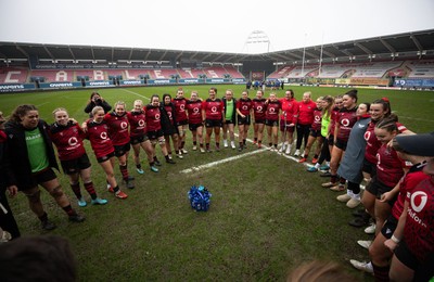 080326 - Brython Thunder v Gwalia Lightning, Celtic Challenge - Brython Thunder huddle up at the end of the match