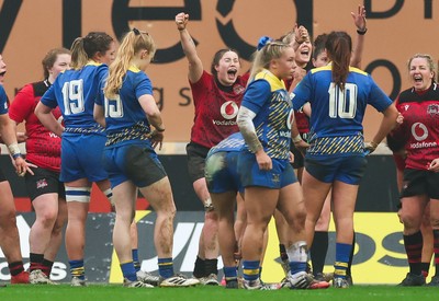 080326 - Brython Thunder v Gwalia Lightning, Celtic Challenge - Gwen Crabb of Brython Thunder celebrates on the final whistle