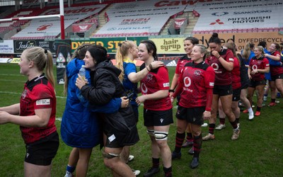 080326 - Brython Thunder v Gwalia Lightning, Celtic Challenge - Players congratulate each other at the end of each match