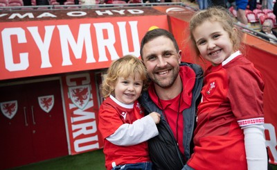 080326 - Brython Thunder v Gwalia Lightning, Celtic Challenge - Brython Thunder head coach Ashley Beck with family at the end of the match