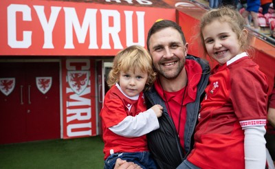 080326 - Brython Thunder v Gwalia Lightning, Celtic Challenge - Brython Thunder head coach Ashley Beck with family at the end of the match