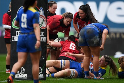 080326 - Brython Thunder v Gwalia Lightning - Celtic Challenge - Branwen Metcalfe of Brython Thunder scores a try