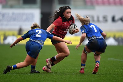 080326 - Brython Thunder v Gwalia Lightning - Celtic Challenge - Jorja Aiono of Brython Thunder is challenged by Molly Reardon of Gwalia Lightning and Anwen Owen of Gwalia Lightning