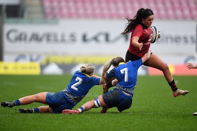 080326 - Brython Thunder v Gwalia Lightning - Celtic Challenge - Jorja Aiono of Brython Thunder is challenged by Molly Reardon of Gwalia Lightning and Anwen Owen of Gwalia Lightning