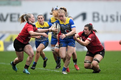 080326 - Brython Thunder v Gwalia Lightning - Celtic Challenge - Catherine Richards of Gwalia Lightning is challenged by Seren Lockwood of Brython Thunder