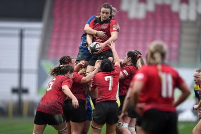 080326 - Brython Thunder v Gwalia Lightning - Celtic Challenge - Branwen Metcalfe of Brython Thunder wins the line-out