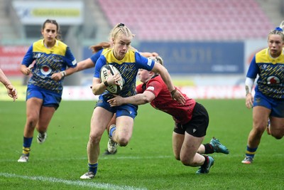 080326 - Brython Thunder v Gwalia Lightning - Celtic Challenge - Catherine Richards of Gwalia Lightning is challenged by Seren Lockwood of Brython Thunder