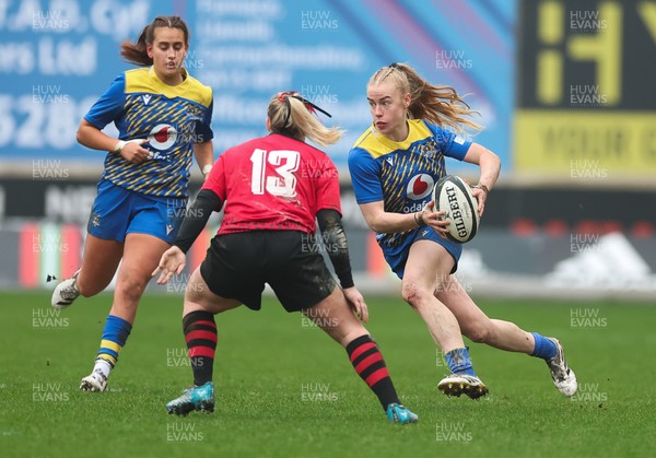 080326 - Brython Thunder v Gwalia Lightning, Celtic Challenge - Catherine Richards of Gwalia Lightning takes on Savannah Picton-Powell of Brython Thunder