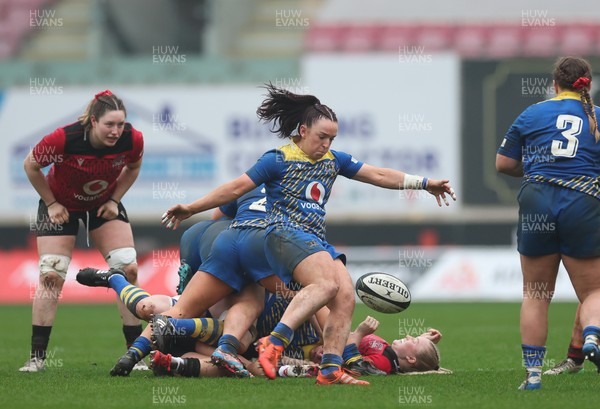 080326 - Brython Thunder v Gwalia Lightning, Celtic Challenge - Sian Jones of Gwalia Lightning kicks ahead