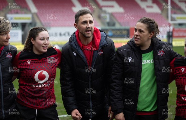 080326 - Brython Thunder v Gwalia Lightning, Celtic Challenge - Brython Thunder head coach Ashley Beck speaks to the players at the end of the match