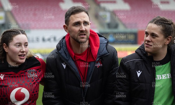080326 - Brython Thunder v Gwalia Lightning, Celtic Challenge - Brython Thunder head coach Ashley Beck speaks to the players at the end of the match