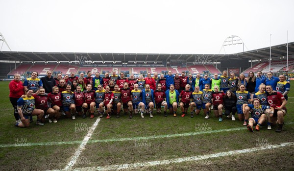 080326 - Brython Thunder v Gwalia Lightning, Celtic Challenge - Brython Thunder and Gwalia Lightning gather together at the end of the match