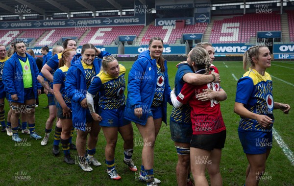 080326 - Brython Thunder v Gwalia Lightning, Celtic Challenge - Players congratulate each other at the end of each match