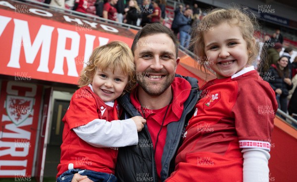 080326 - Brython Thunder v Gwalia Lightning, Celtic Challenge - Brython Thunder head coach Ashley Beck with family at the end of the match
