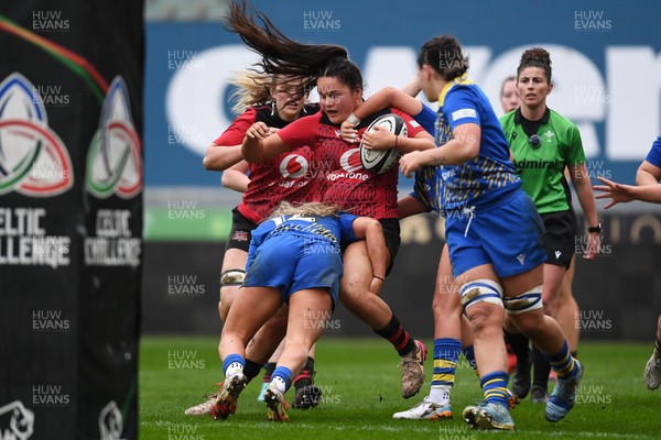 080326 - Brython Thunder v Gwalia Lightning - Celtic Challenge - Jorja Aiono of Brython Thunder is challenged by Molly Anderson-Thomas of Gwalia Lightning