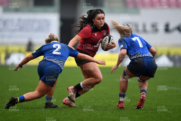 080326 - Brython Thunder v Gwalia Lightning - Celtic Challenge - Jorja Aiono of Brython Thunder is challenged by Molly Reardon of Gwalia Lightning and Anwen Owen of Gwalia Lightning