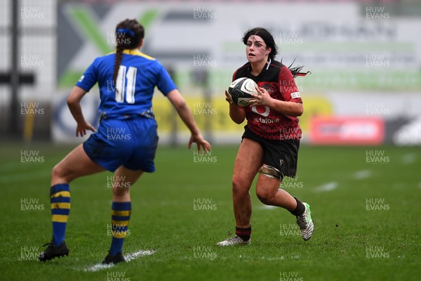 080326 - Brython Thunder v Gwalia Lightning - Celtic Challenge - Lucy Isaac of Brython Thunder is challenged by Caitlin Lewis of Gwalia Lightning