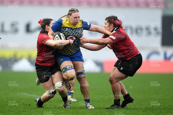 080326 - Brython Thunder v Gwalia Lightning - Celtic Challenge - Alaw Prys of Gwalia Lightning is challenged by Stella Orrin of Brython Thunder