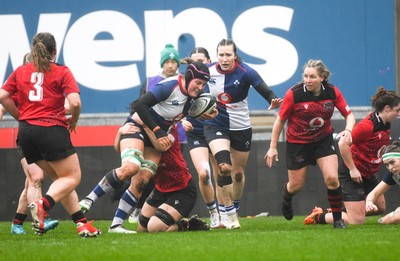 210226 - Brython Thunder v Wolfhounds - Celtic Challenge - Wolfhounds, Fiona Tuite breaks free with the ball in hand